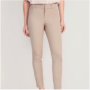 Old Navy Pixie Ankle Pants in Rolled Oats